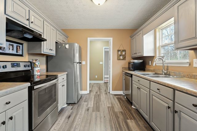 351 Creek Ln, Mcminnville, TN 37110