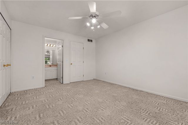9097 Fern Cove E, Olmsted Falls, OH 44138
