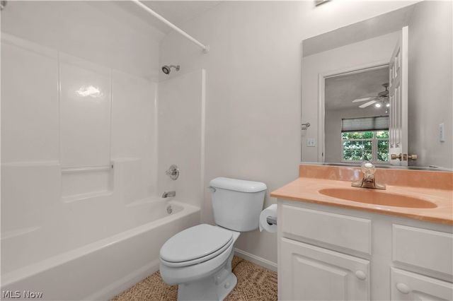 9097 Fern Cove E, Olmsted Falls, OH 44138