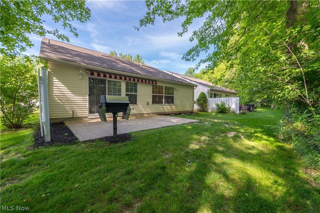 9097 Fern Cove E, Olmsted Falls, OH 44138