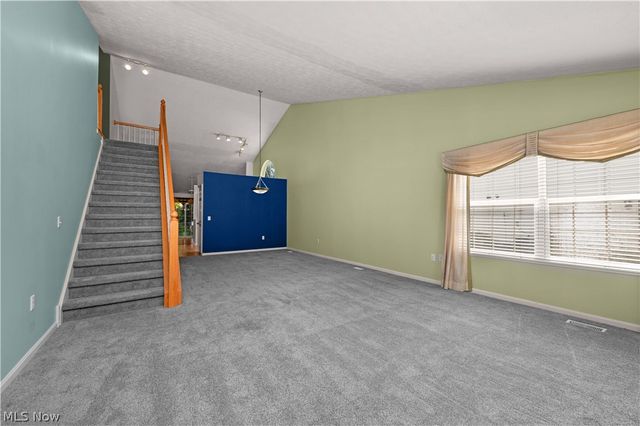 9097 Fern Cove E, Olmsted Falls, OH 44138