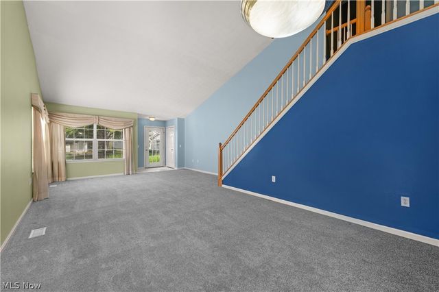 9097 Fern Cove E, Olmsted Falls, OH 44138