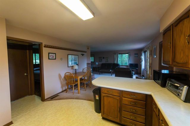 266 County Rd EE, Oxford, WI 53952
