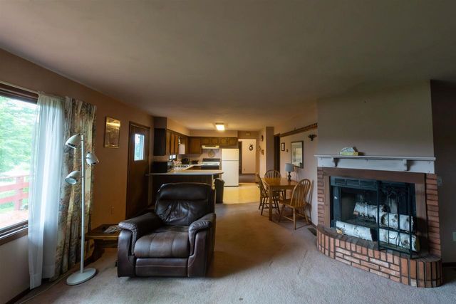 266 County Rd EE, Oxford, WI 53952