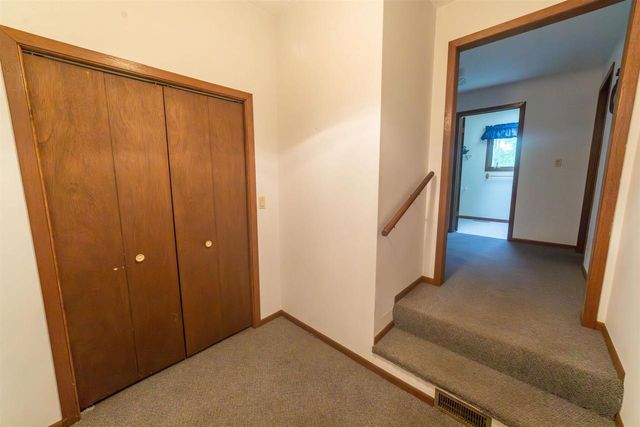 266 County Rd EE, Oxford, WI 53952