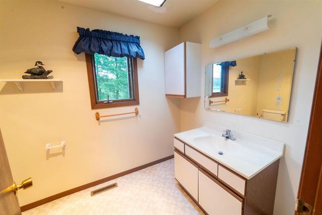 266 County Rd EE, Oxford, WI 53952