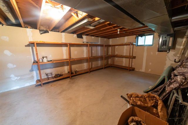 266 County Rd EE, Oxford, WI 53952