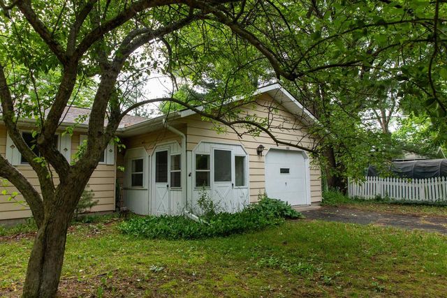 266 County Rd EE, Oxford, WI 53952