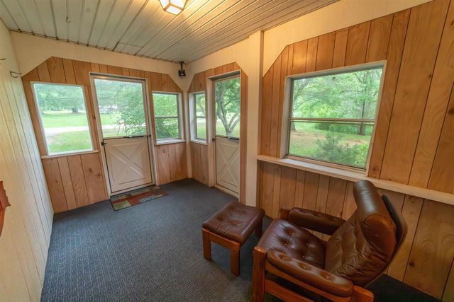 266 County Rd EE, Oxford, WI 53952
