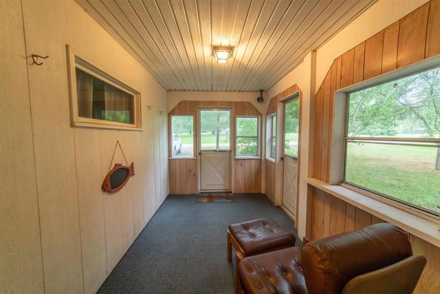 266 County Rd EE, Oxford, WI 53952
