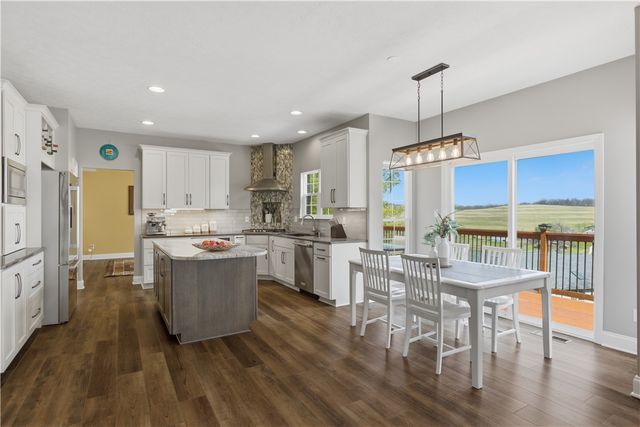 103 Woodcrest Pl, Peters Twp, PA 15367