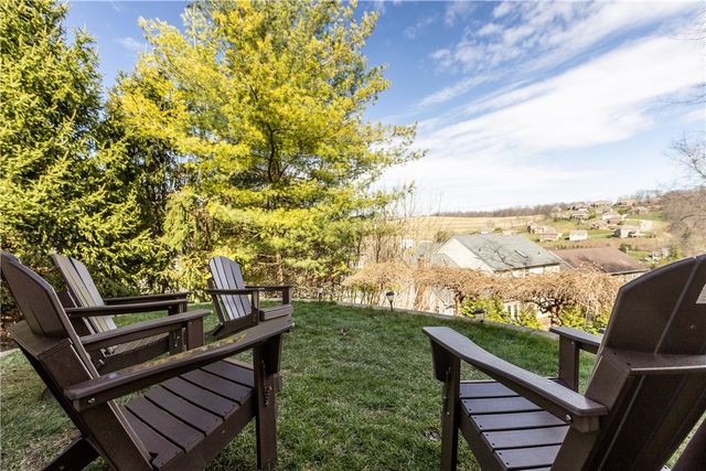 103 Woodcrest Pl, Peters Twp, PA 15367