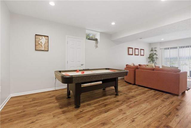 103 Woodcrest Pl, Peters Twp, PA 15367