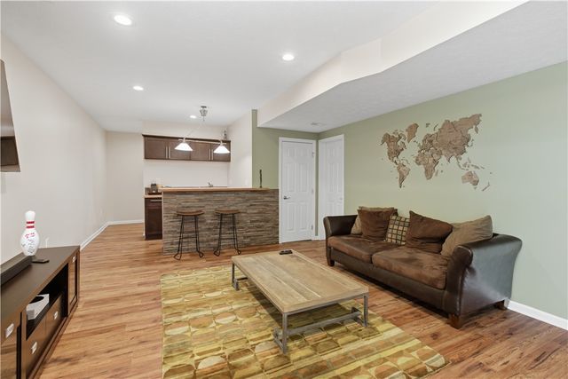 103 Woodcrest Pl, Peters Twp, PA 15367