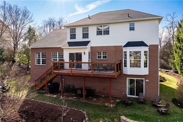 103 Woodcrest Pl, Peters Twp, PA 15367