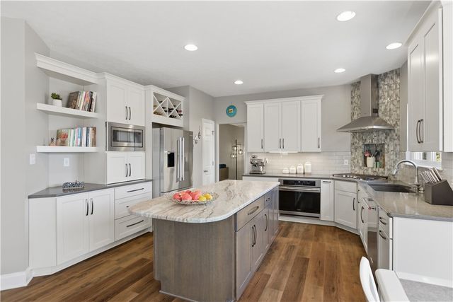 103 Woodcrest Pl, Peters Twp, PA 15367