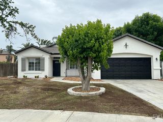 6104 Twin Oaks Drive, Bakersfield, CA 93313