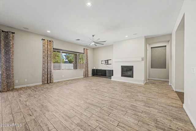 1681 S SUNSET Drive, Chandler, AZ 85286