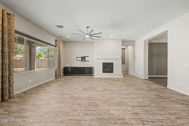 1681 S SUNSET Drive, Chandler, AZ 85286