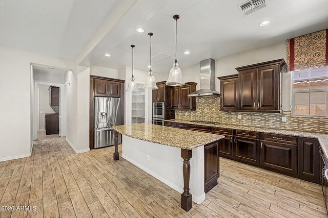 1681 S SUNSET Drive, Chandler, AZ 85286