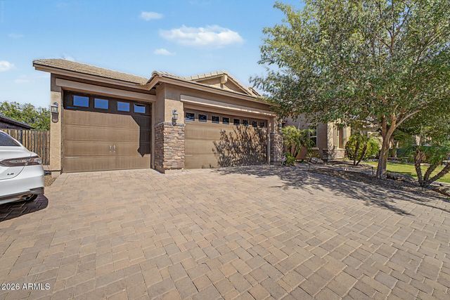 1681 S SUNSET Drive, Chandler, AZ 85286