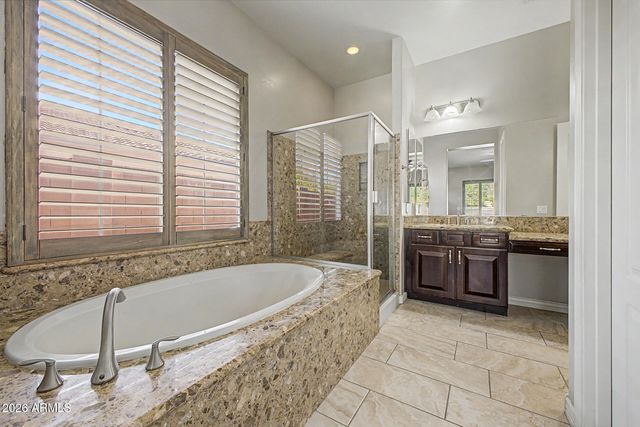 1681 S SUNSET Drive, Chandler, AZ 85286