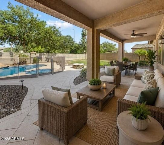 1681 S SUNSET Drive, Chandler, AZ 85286