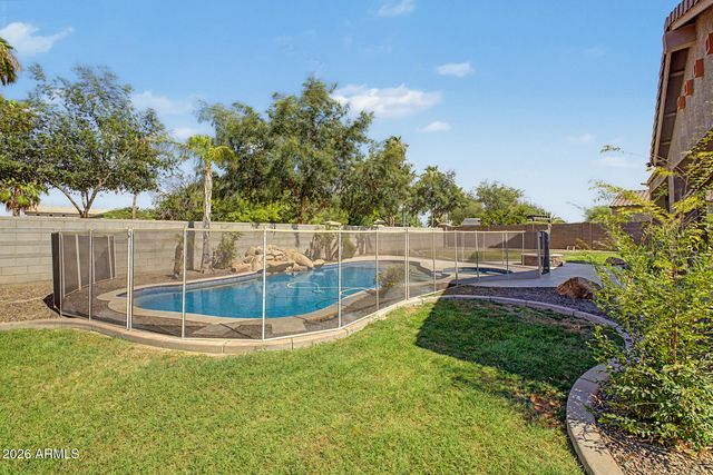 1681 S SUNSET Drive, Chandler, AZ 85286
