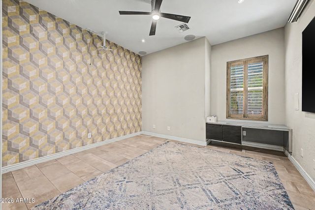 1681 S SUNSET Drive, Chandler, AZ 85286