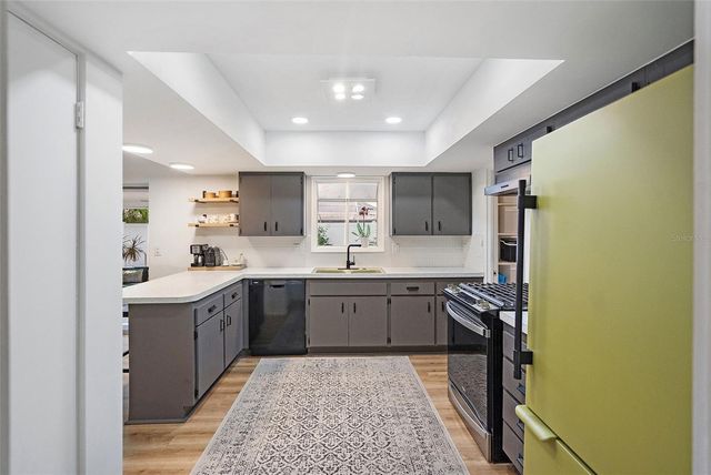 1400 88TH AVENUE N, St Petersburg, FL 33702