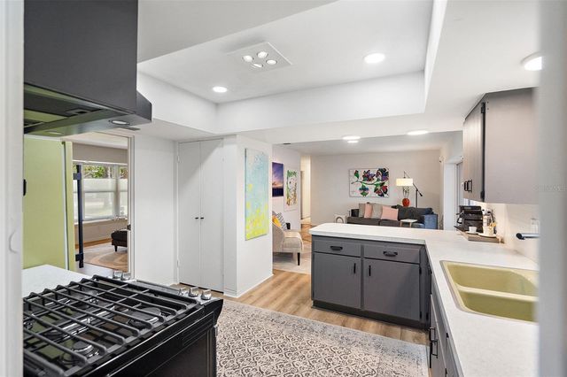 1400 88TH AVENUE N, St Petersburg, FL 33702