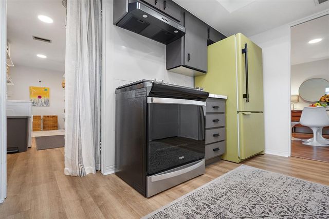 1400 88TH AVENUE N, St Petersburg, FL 33702