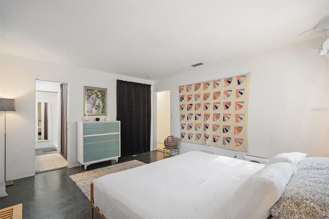 1400 88TH AVENUE N, St Petersburg, FL 33702