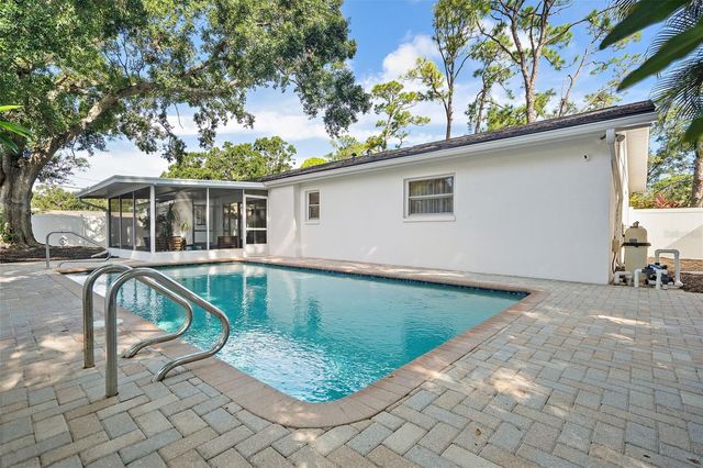 1400 88TH AVENUE N, St Petersburg, FL 33702