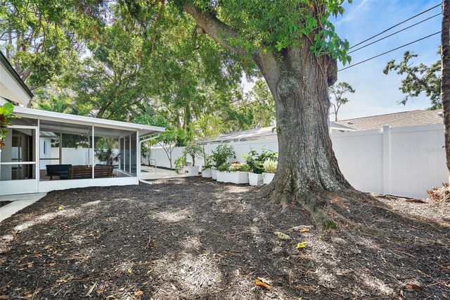 1400 88TH AVENUE N, St Petersburg, FL 33702