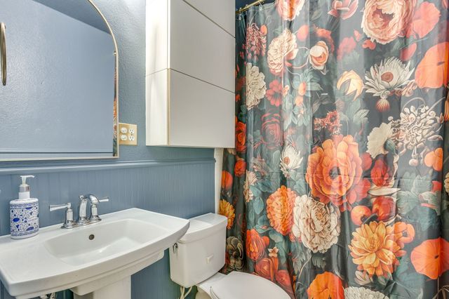 6463 Lindell Avenue, Fort Worth, TX 76116