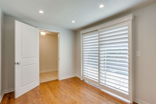 6463 Lindell Avenue, Fort Worth, TX 76116