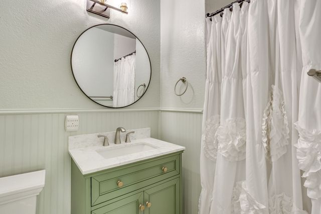 6463 Lindell Avenue, Fort Worth, TX 76116