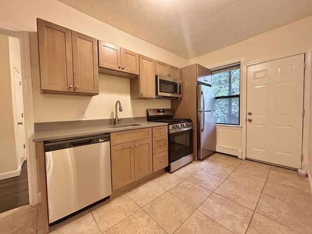 435 Walnut Ave 6, Boston, MA 02130