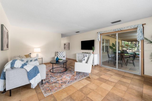 8118 SW 1ST PLACE, Gainesville, FL 32607