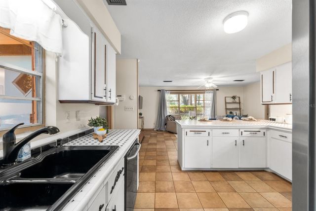 8118 SW 1ST PLACE, Gainesville, FL 32607