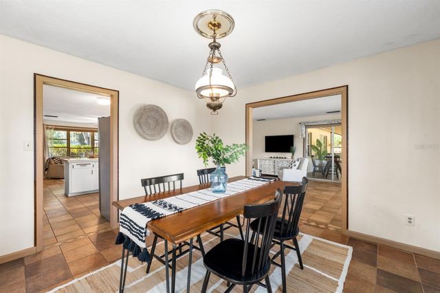 8118 SW 1ST PLACE, Gainesville, FL 32607