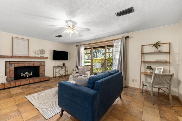 8118 SW 1ST PLACE, Gainesville, FL 32607