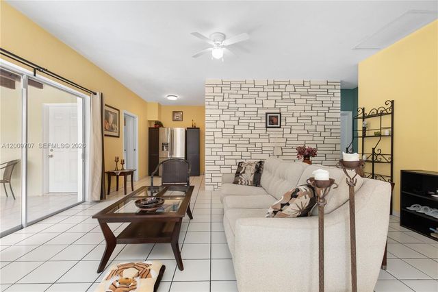 906 NE 5th Street, Hallandale Beach, FL 33009