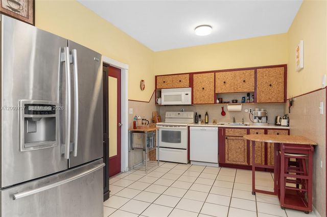 906 NE 5th Street, Hallandale Beach, FL 33009