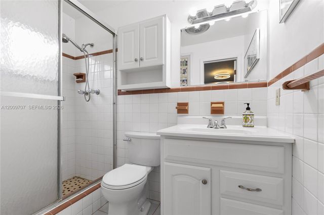 906 NE 5th Street, Hallandale Beach, FL 33009
