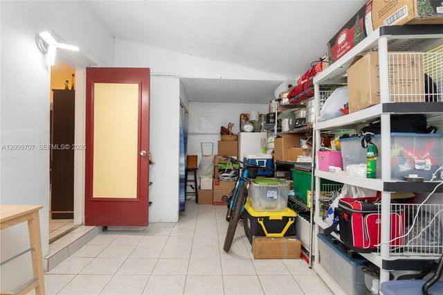 906 NE 5th Street, Hallandale Beach, FL 33009