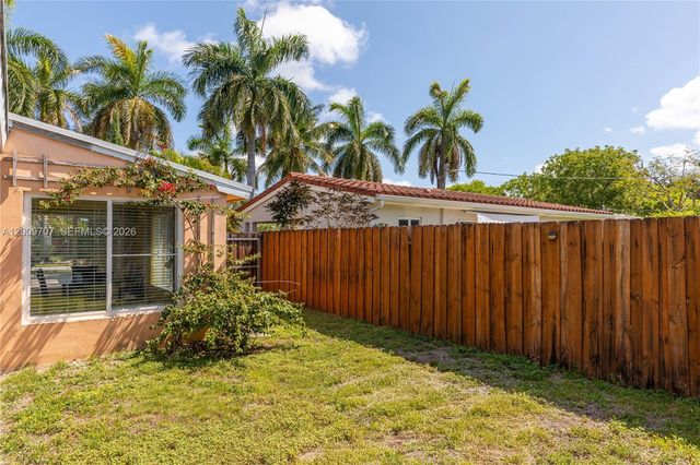 906 NE 5th Street, Hallandale Beach, FL 33009