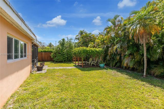 906 NE 5th Street, Hallandale Beach, FL 33009