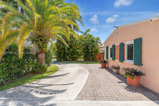 906 NE 5th Street, Hallandale Beach, FL 33009